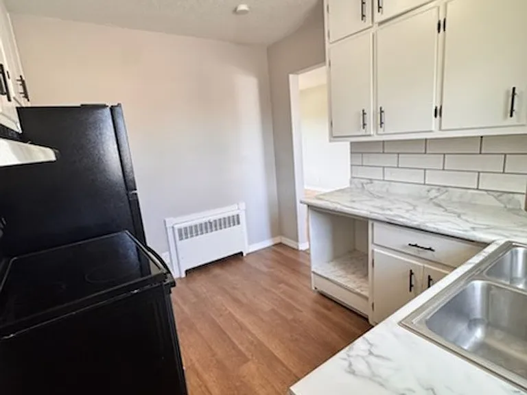 1660 St Joseph Blvd — Photo 9