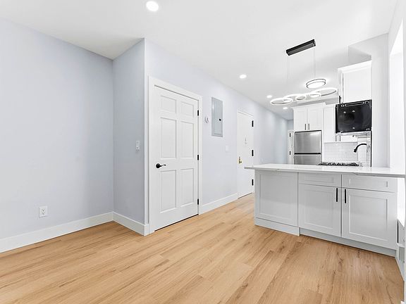 2nd image of 401 E 63rd St APT 12
