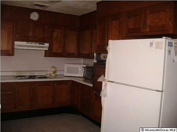 2nd image of 373A Chatham Ct