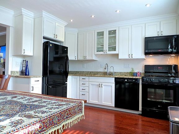 5th image of 5112 Columbia Pike APT 9