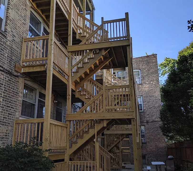 1900 W Cornelia Ave #1