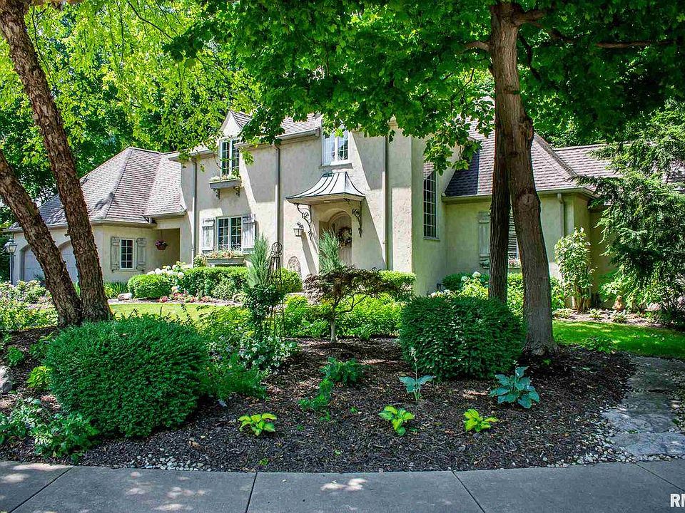 1st image of 809 W Grand Oak Dr