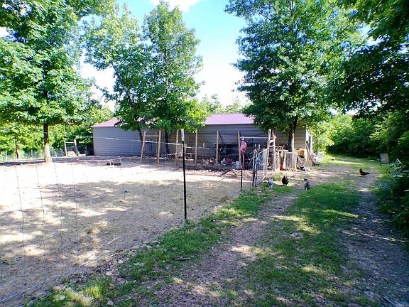 3rd image of 1417 Skyline Dr