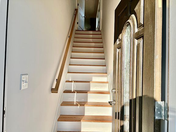 Separate Entrance to 2nd Fl