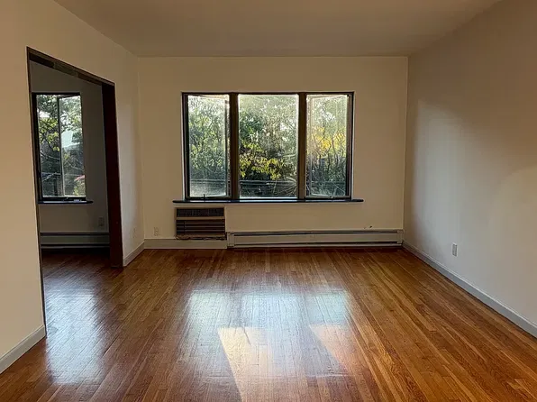 66-5 Dartmouth St #2, Rego Park, NY 11374
