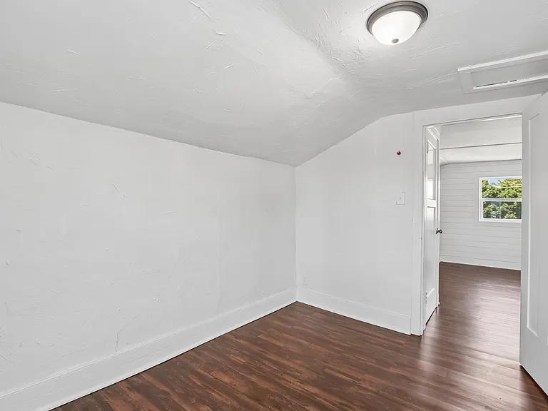 2027 N Main St #1B — Photo 24
