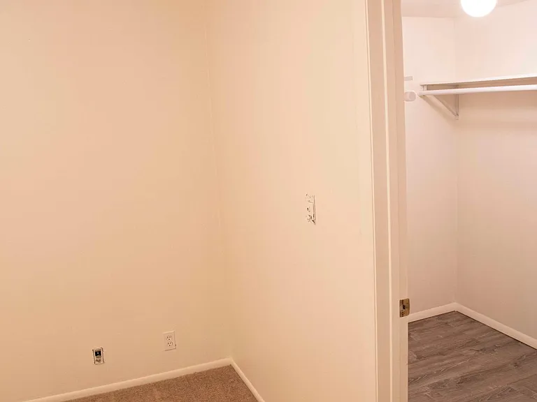 1793 S Laurelhurst Dr — Photo 16