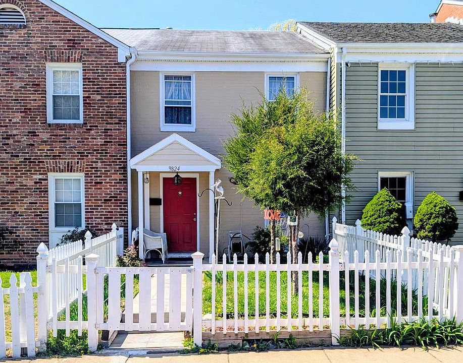 1st image of 9824 Town Ln