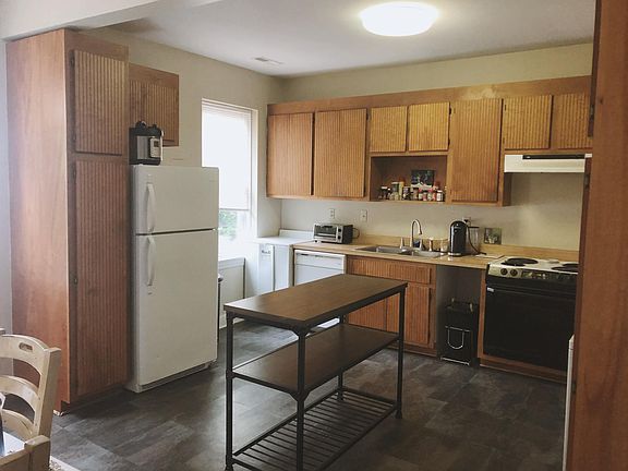 4th image of 2411 W Main St
