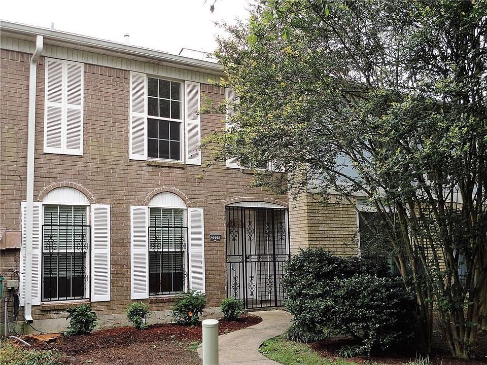 1st image of 2404 Oxford Pl