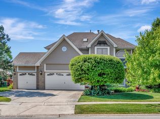 16353 Shawnee Dr, Lockport, IL 60441