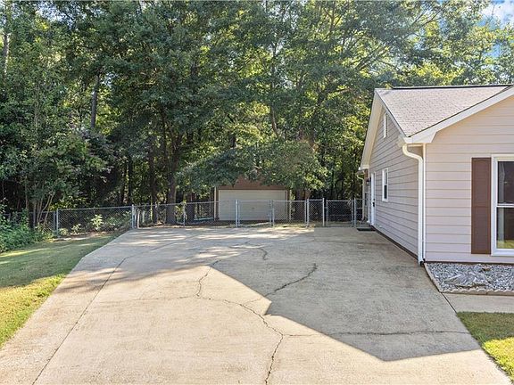 2nd image of 134 Lee Road 966