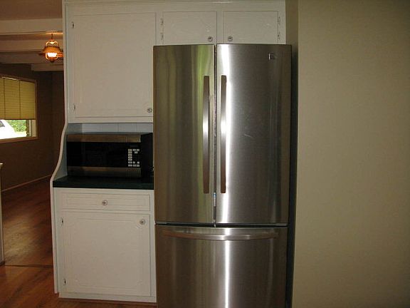 3rd image of 347 Emerson Dr
