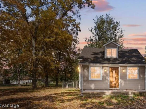 5165 Mattison Rd, South Rockwood, MI 48179