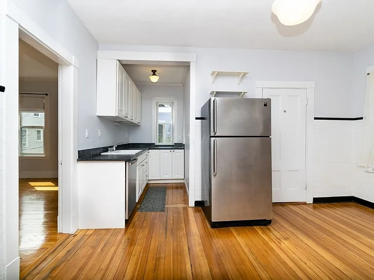 158 Elm St N #2 — Photo 7