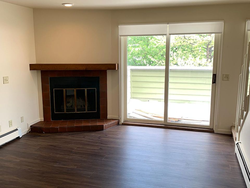 Living Room, slider to large deck