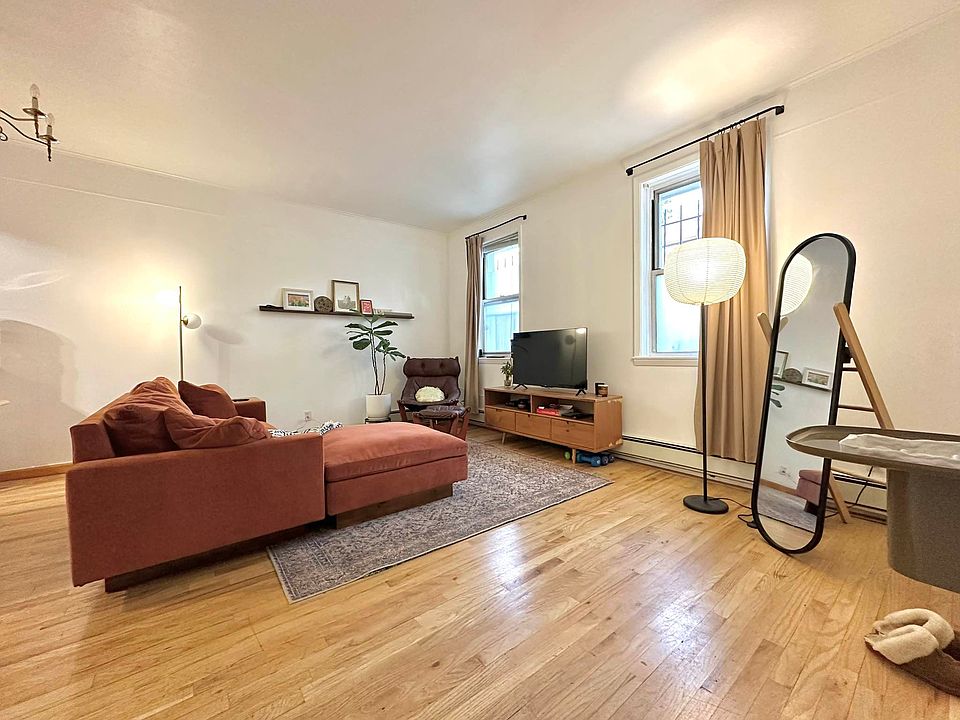 1st image of 287 Eckford St APT 1