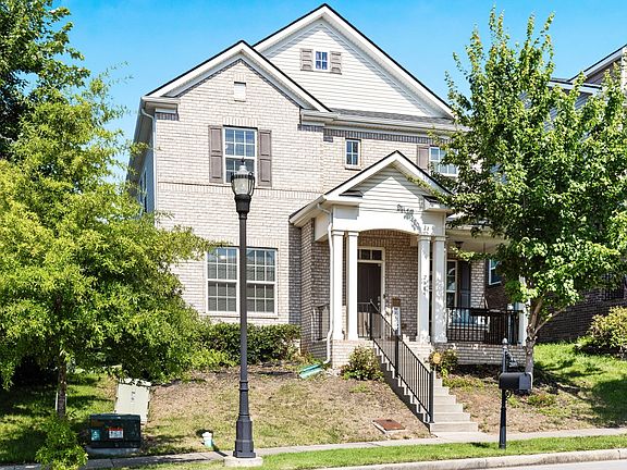 2nd image of 2889 Whitebirch Dr