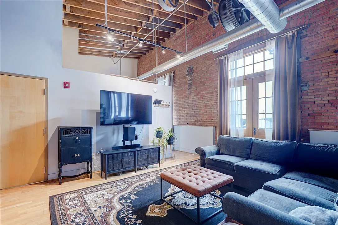 Building Photo - 224 Mill St #4B