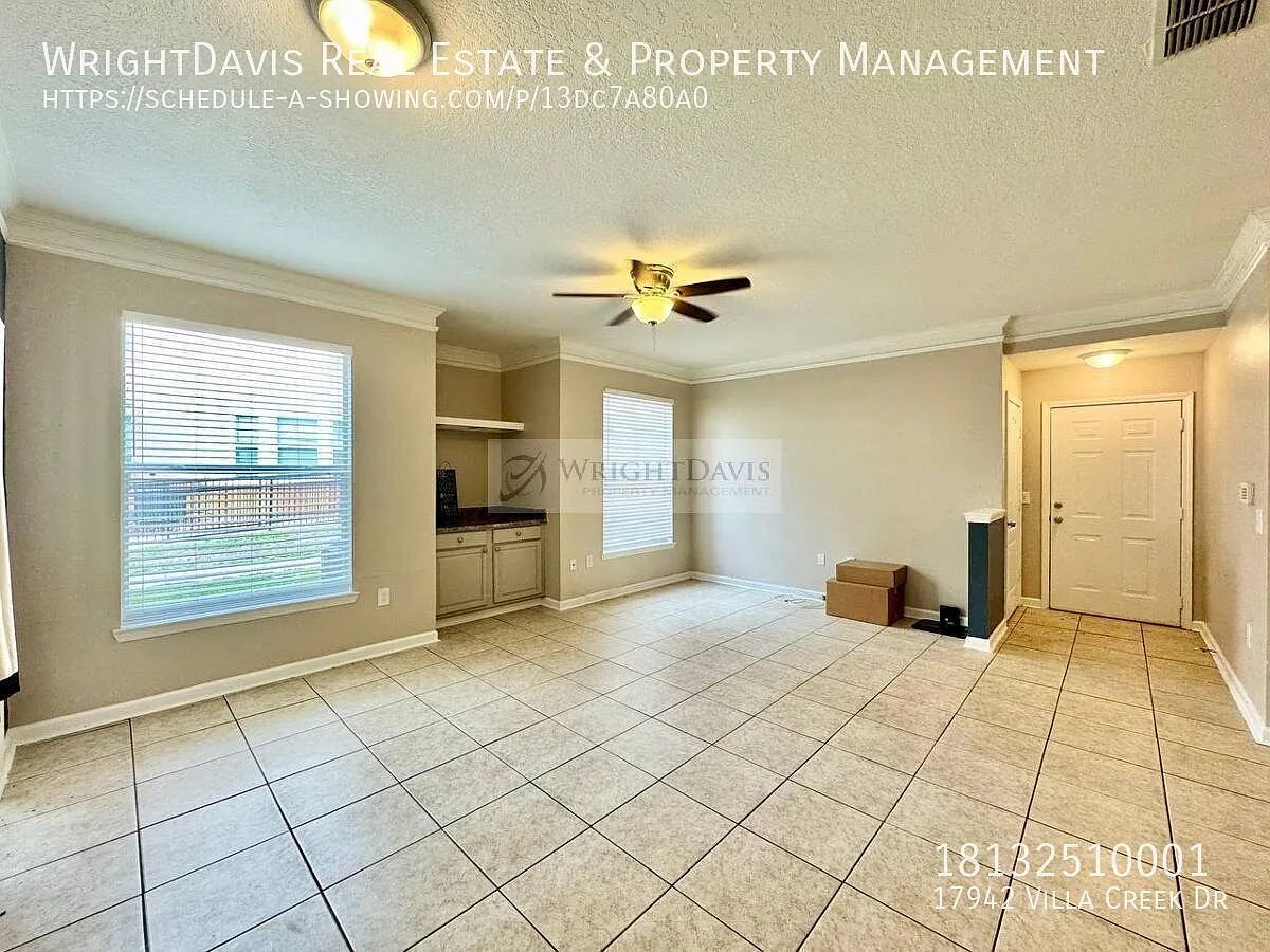 Gated 2/2 Tampa Condo with Split Floor Plan & Walk-In Closets — Photo 4