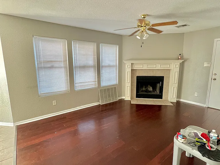2702 Verbena Loop — Photo 8