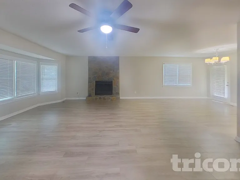 120 Elberta Dr — Photo 2