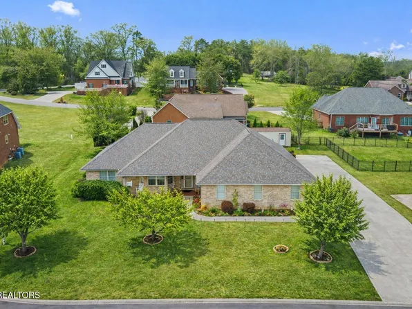 1816 Placid Dr, Sevierville, TN 37862