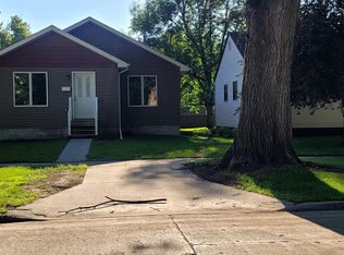 1016 S 9th St #2, Grand Forks, ND 58201