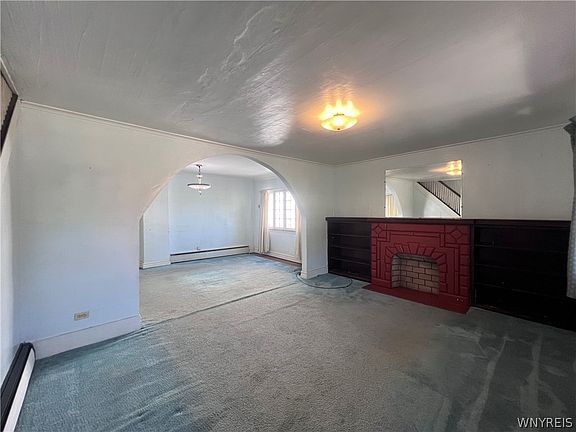 4th image of 240 Longnecker St