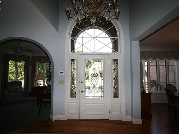 2nd image of 2806 Woodside Dr