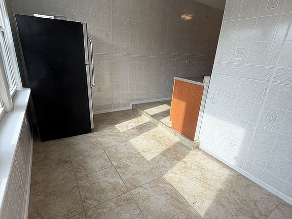 4th image of 813 S Oak Park Ave