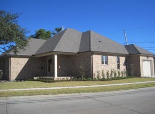 3401 Neyrey Dr, Metairie, LA 70002