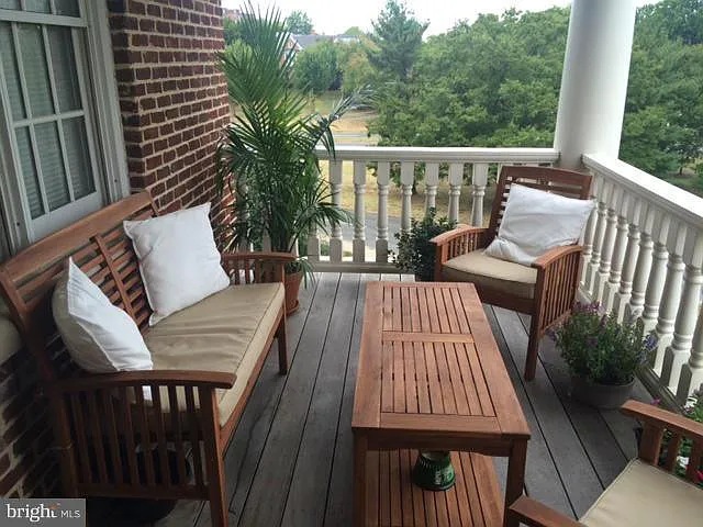 600 2nd St #303 — Photo 18