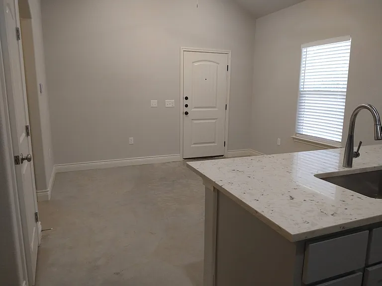 Unit 105 (mirror design to unit 104 but with similar finishes)