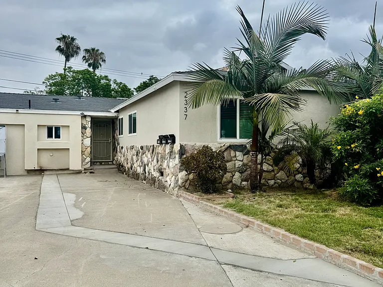 2337 Stacy Ln — Photo 1