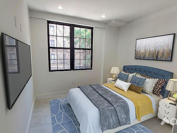 2nd image of 2753 Creston Ave #6D