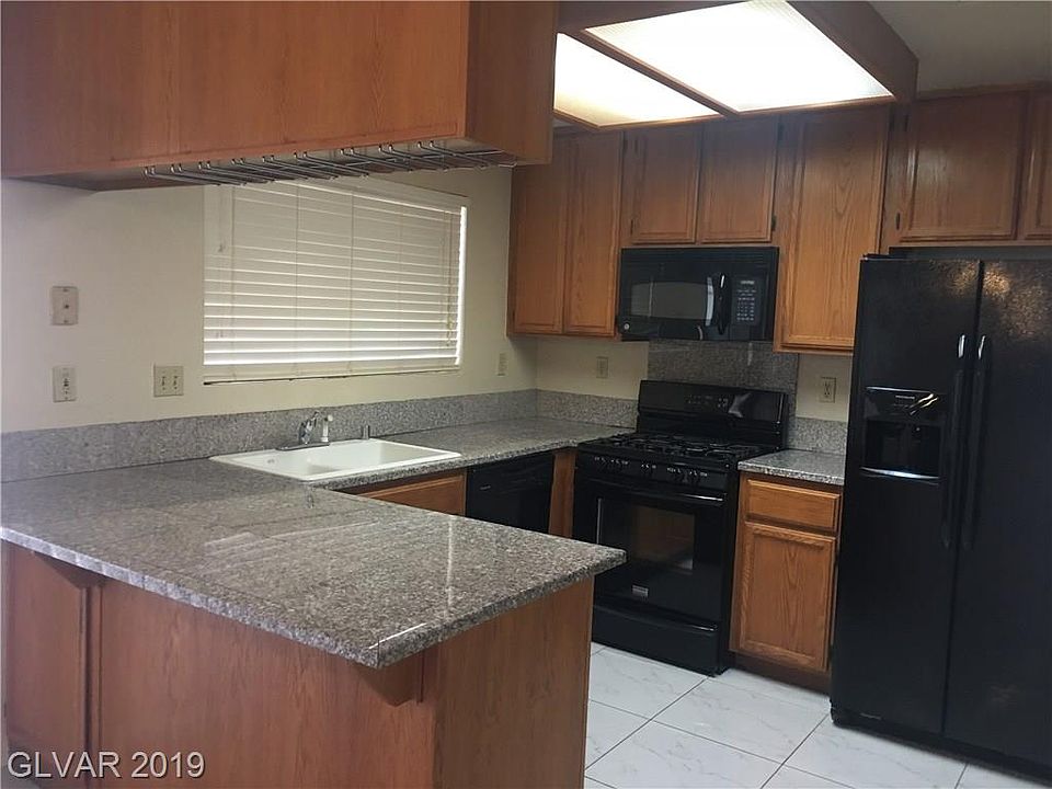 2nd image of 2403 Millcroft Dr