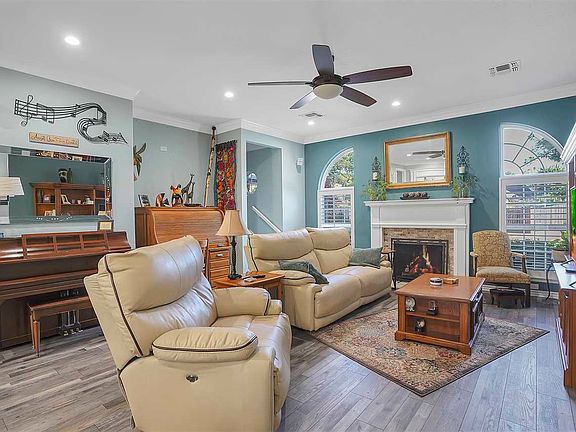 5th image of 7622 NW Chesley Dr