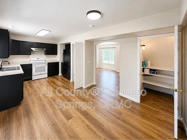 235 Ellers Grv — Photo 12