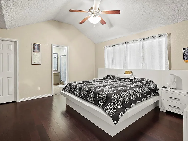 2226 Crystal Creek Ln — Photo 8