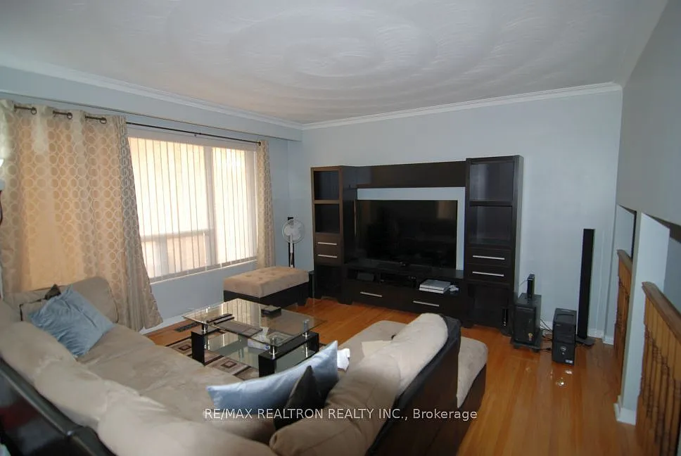 4 bed, $2,800 — Photo 3