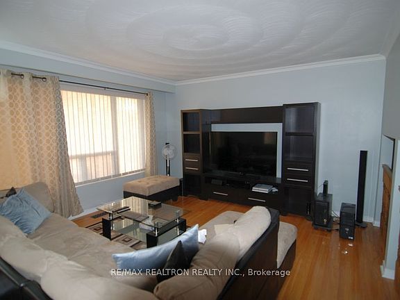3rd image of 89 Dolly Varden Blvd