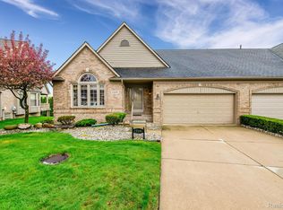 23140 Mission Valley S, Macomb, MI 48042