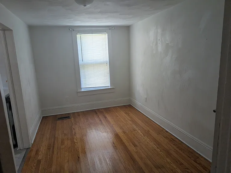 203 Bennett St — Photo 3