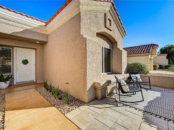 2nd image of 2832 Dry Plains Dr