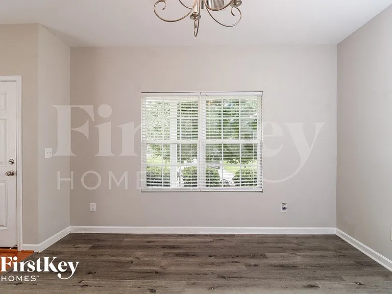 1810 Beeson Park Ln — Photo 3