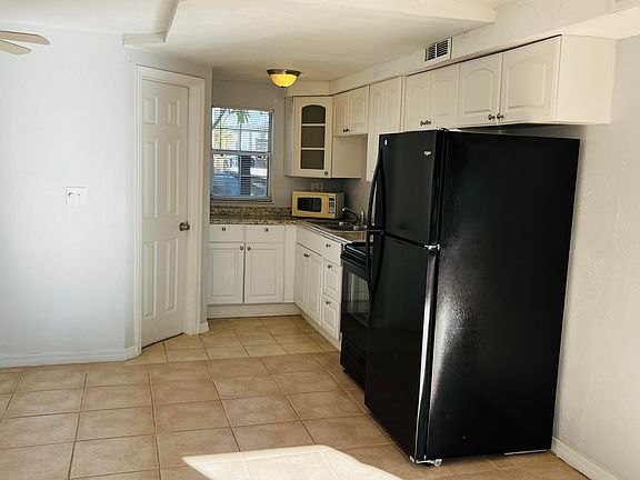4th image of 537 Bowman Ave #1