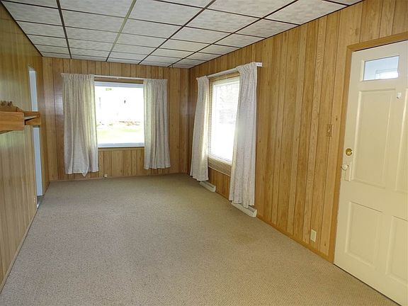 2nd image of 313 Dickinson Blvd