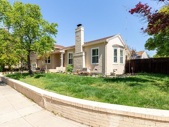 3rd image of 2108 Lakeside Ave