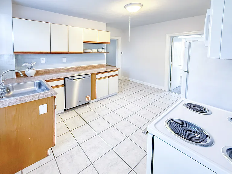 56 Leland St #2 — Photo 6